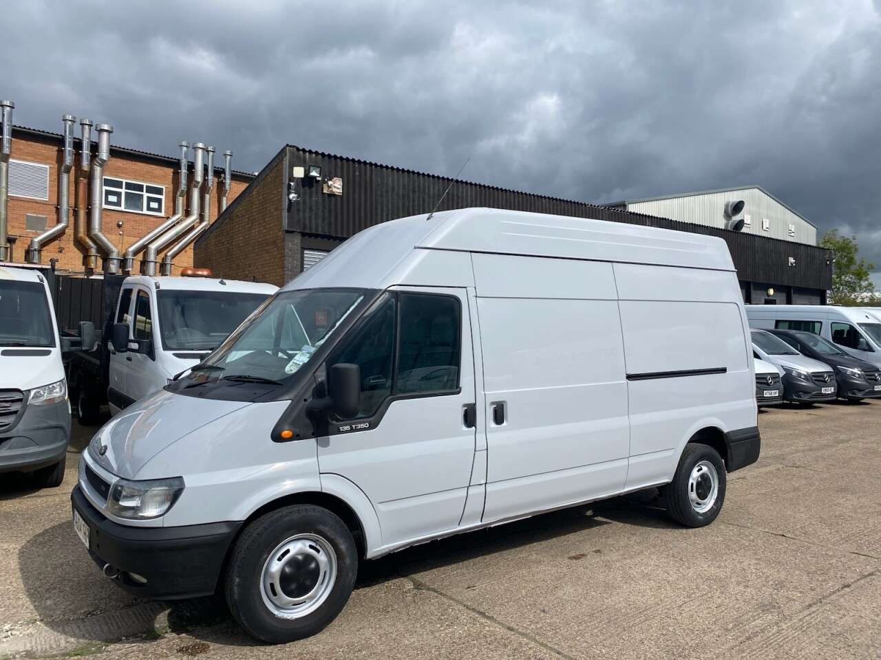 A 2004 FORD TRANSIT 2.4 TDCI 350 PANEL VAN RWD L3 H3 LWB H/ROOF RWD 135BHP. 80K MLS. 1 PREVIOUS A 2004 FORD TRANSIT 2.4 TDCI 350 PANEL VAN RWD L3 H3 LWB H/ROOF RWD 135BHP. 80K MLS. 1 PREVIOUS