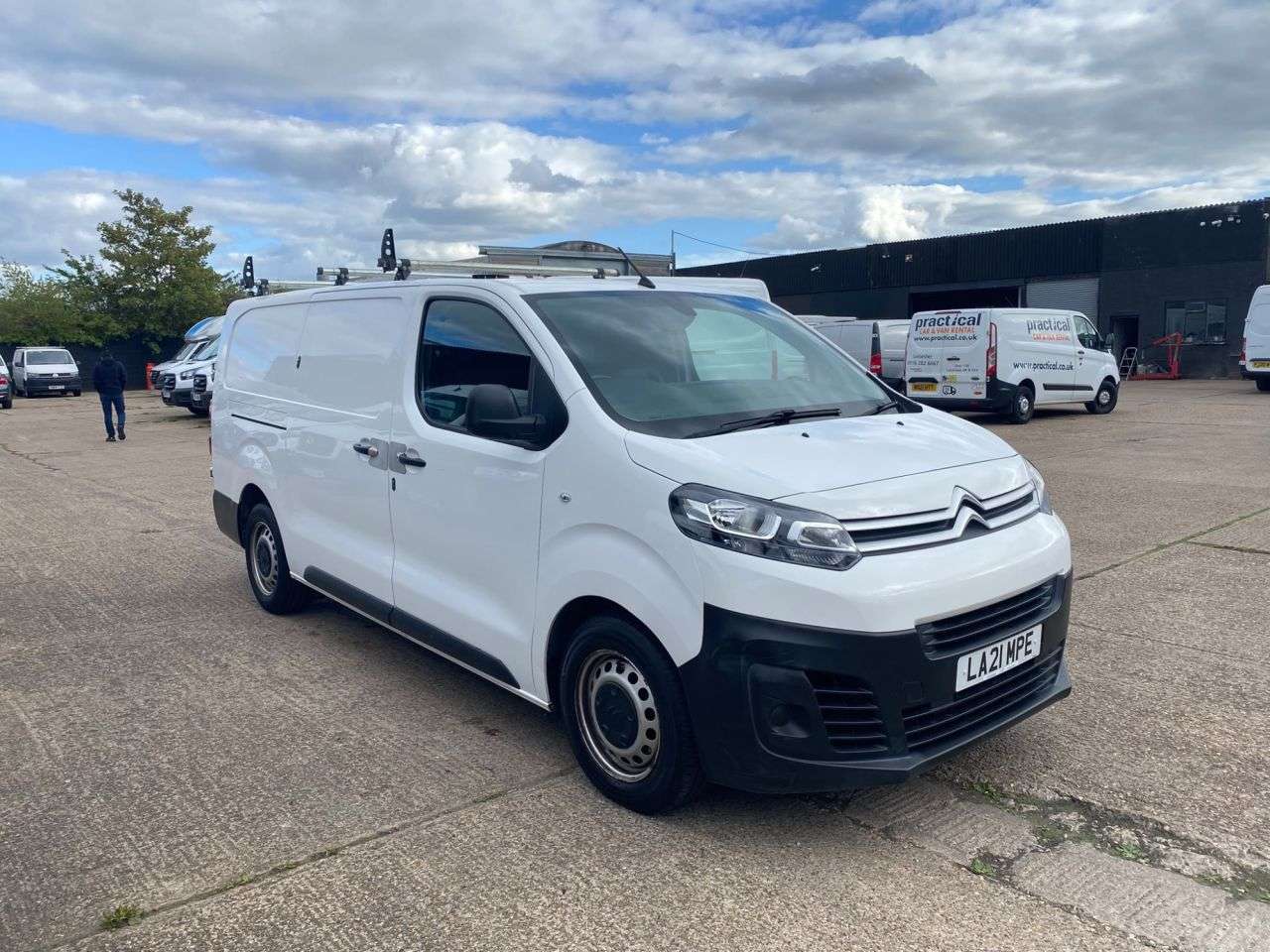 A 2021 CITROEN DISPATCH 1.5 BLUE HDI 1200 ENTERPRISE XL L3 LWB 100BHP. ROOF RACK. LOW 21K MLS. FINA A 2021 CITROEN DISPATCH 1.5 BLUE HDI 1200 ENTERPRISE XL L3 LWB 100BHP. ROOF RACK. LOW 21K MLS. FINA