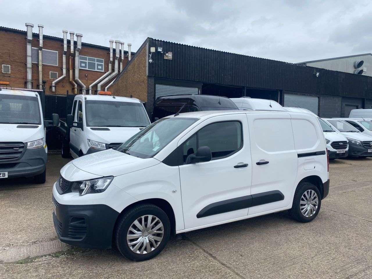 A 2020 PEUGEOT PARTNER 1.5 BLUE HDI PROFESSIONAL L1 SWB 100BHP. AIRCON. SENSORS. 89K MILES. NEW SH A 2020 PEUGEOT PARTNER 1.5 BLUE HDI PROFESSIONAL L1 SWB 100BHP. AIRCON. SENSORS. 89K MILES. NEW SH