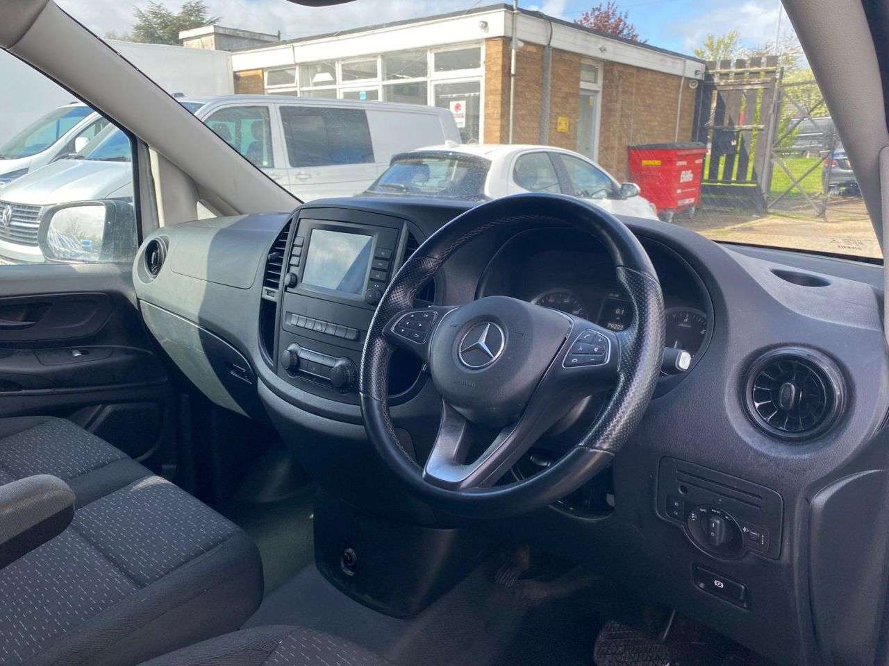 A 2021 MERCEDES-BENZ VITO 2.0 116 CDI PROGRESSIVE AUTOMATIC 9G-TRONIC L3 LWB 160BHP RWD. REVERSE CAME A 2021 MERCEDES-BENZ VITO 2.0 116 CDI PROGRESSIVE AUTOMATIC 9G-TRONIC L3 LWB 160BHP RWD. REVERSE CAME