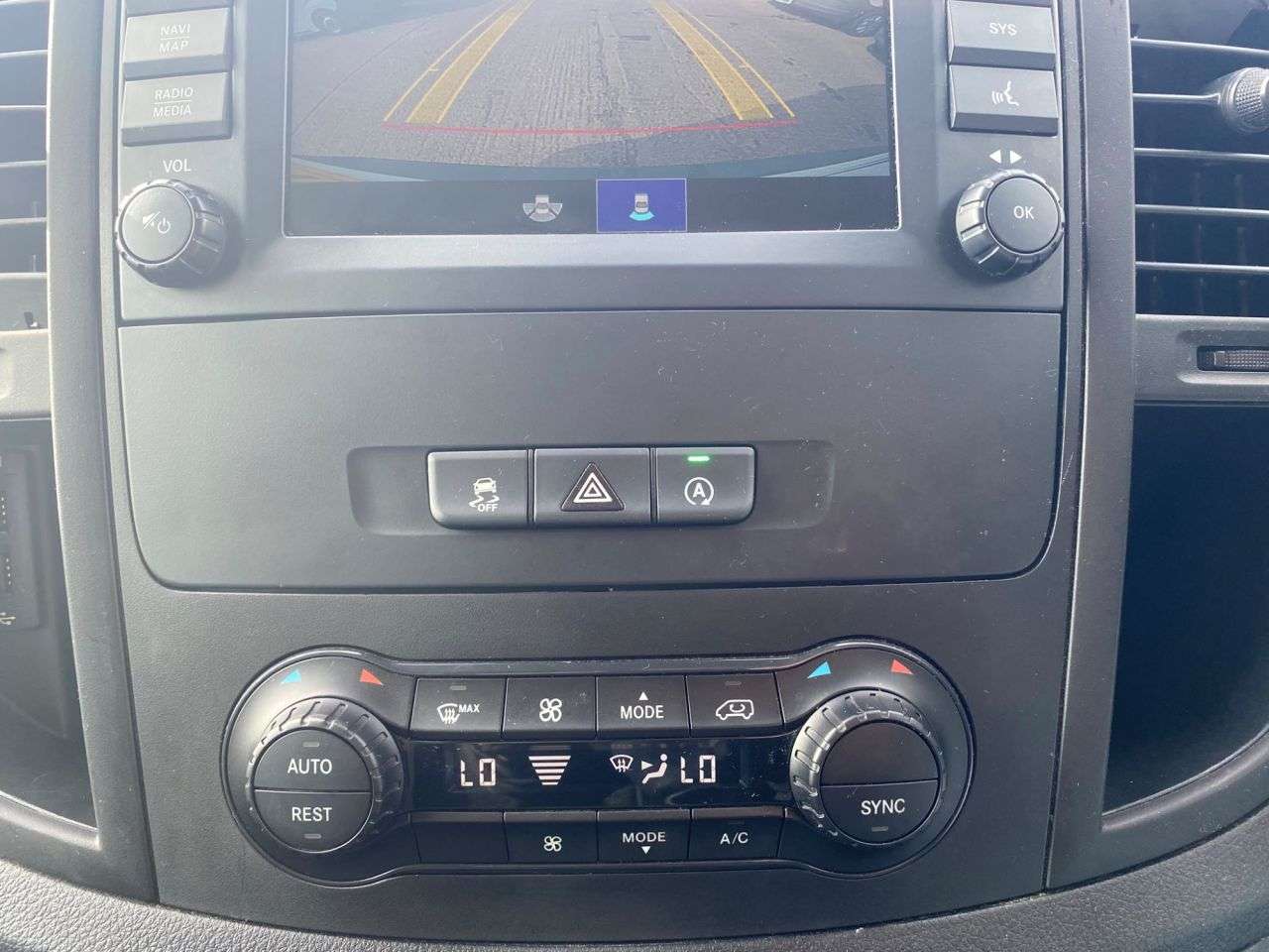 A 2023 MERCEDES-BENZ VITO 2.1 114 CDI PROGRESSIVE RWD L2 LWB 135BHP. AC. CAMERA. 99K MLS. FINANCE. PX A 2023 MERCEDES-BENZ VITO 2.1 114 CDI PROGRESSIVE RWD L2 LWB 135BHP. AC. CAMERA. 99K MLS. FINANCE. PX