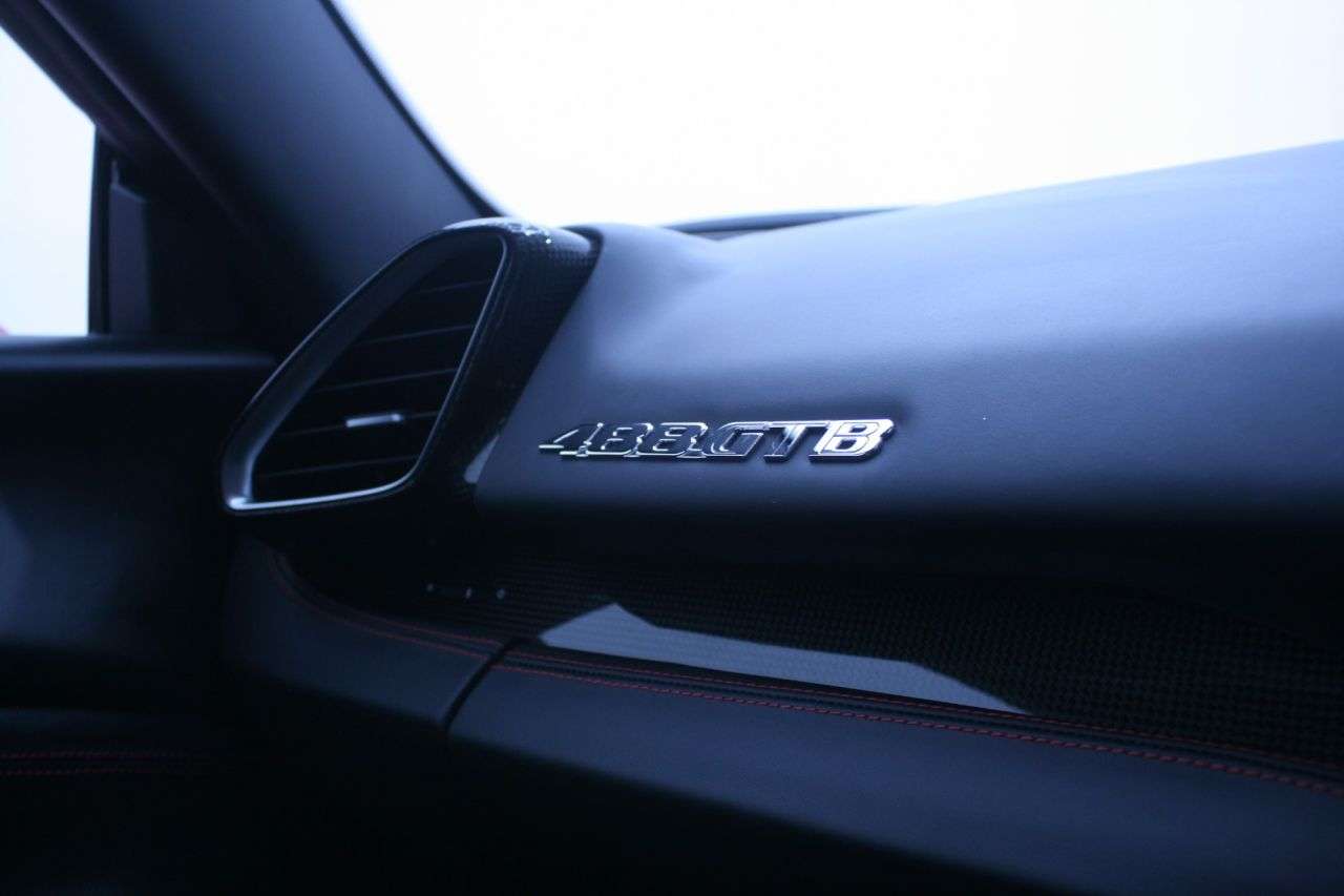 2016 FERRARI 488 2016 FERRARI 488