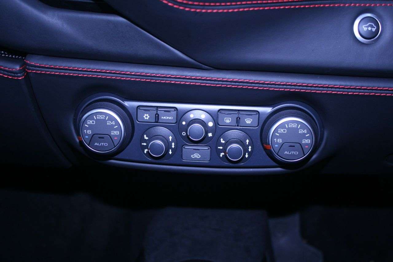 2016 FERRARI 488 2016 FERRARI 488