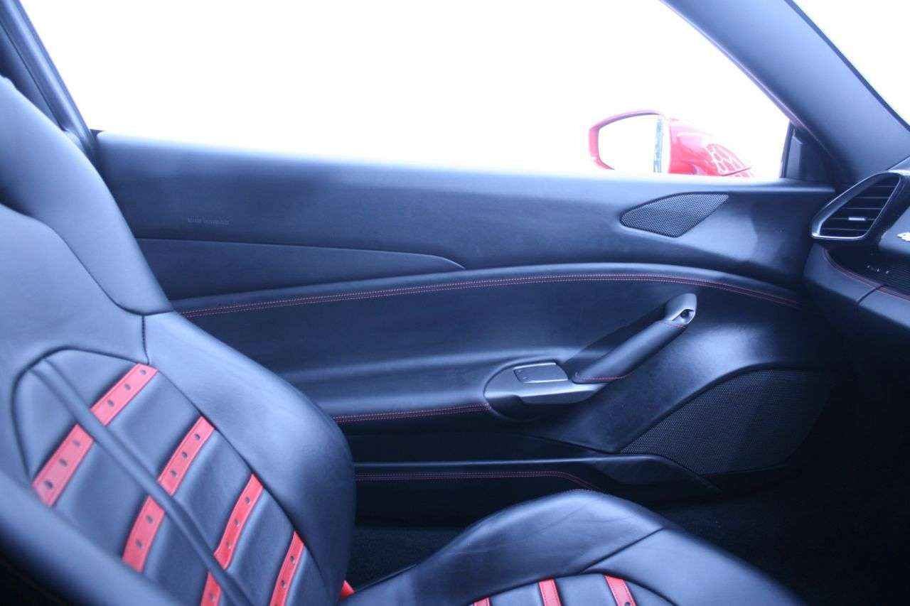 2016 FERRARI 488 2016 FERRARI 488