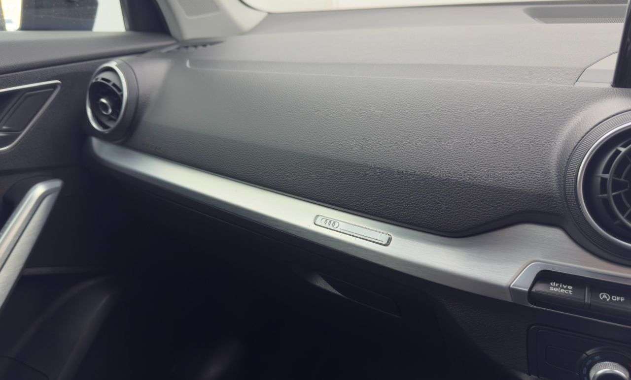 2017 AUDI Q2 2017 AUDI Q2