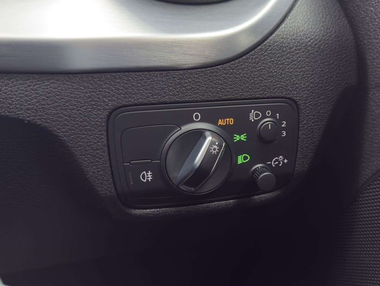 2017 AUDI Q2 2017 AUDI Q2