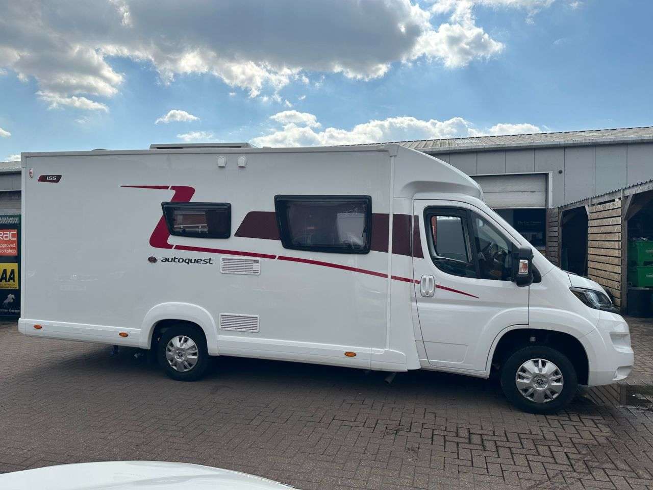 A 2022 PEUGEOT BOXER BLUEHDI 335 L2S TLL A 2022 PEUGEOT BOXER BLUEHDI 335 L2S TLL