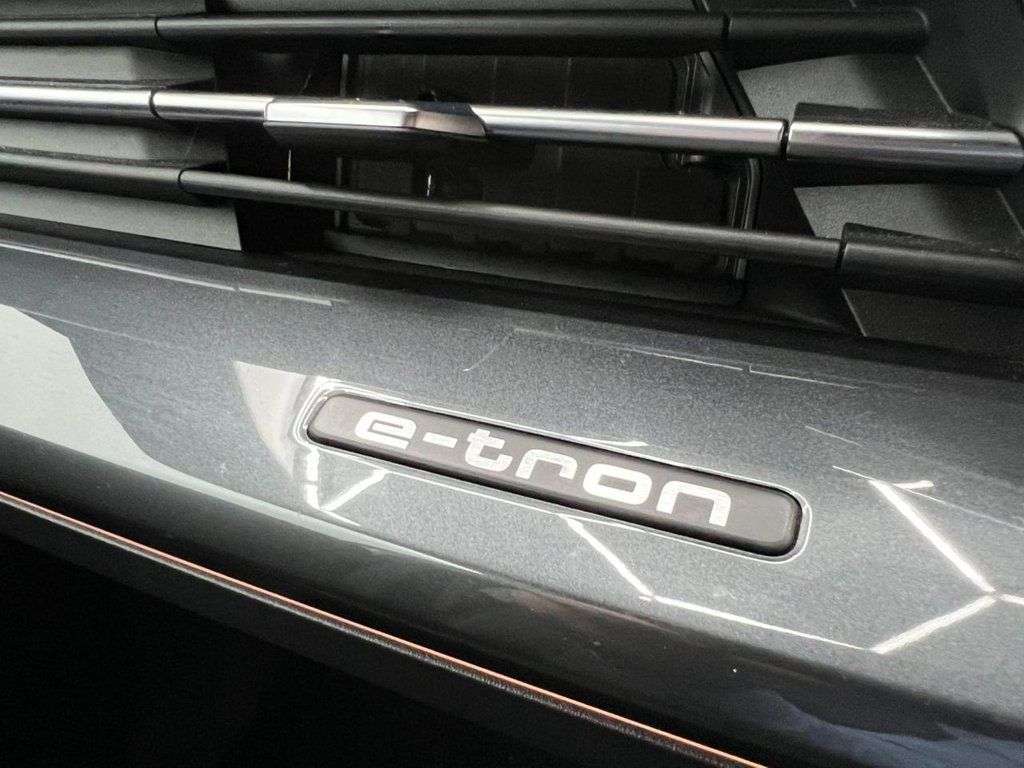 2021 AUDI Q4 E-TRON 2021 AUDI Q4 E-TRON