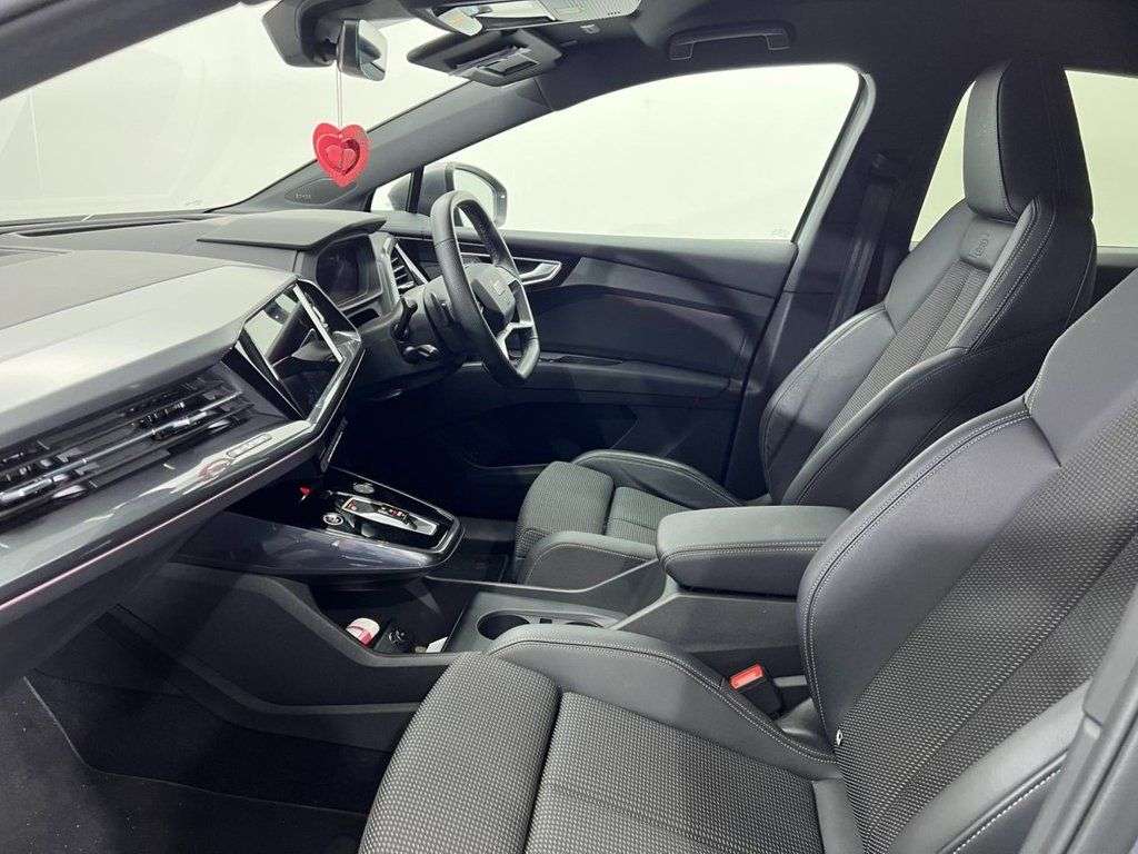 2021 AUDI Q4 E-TRON 2021 AUDI Q4 E-TRON