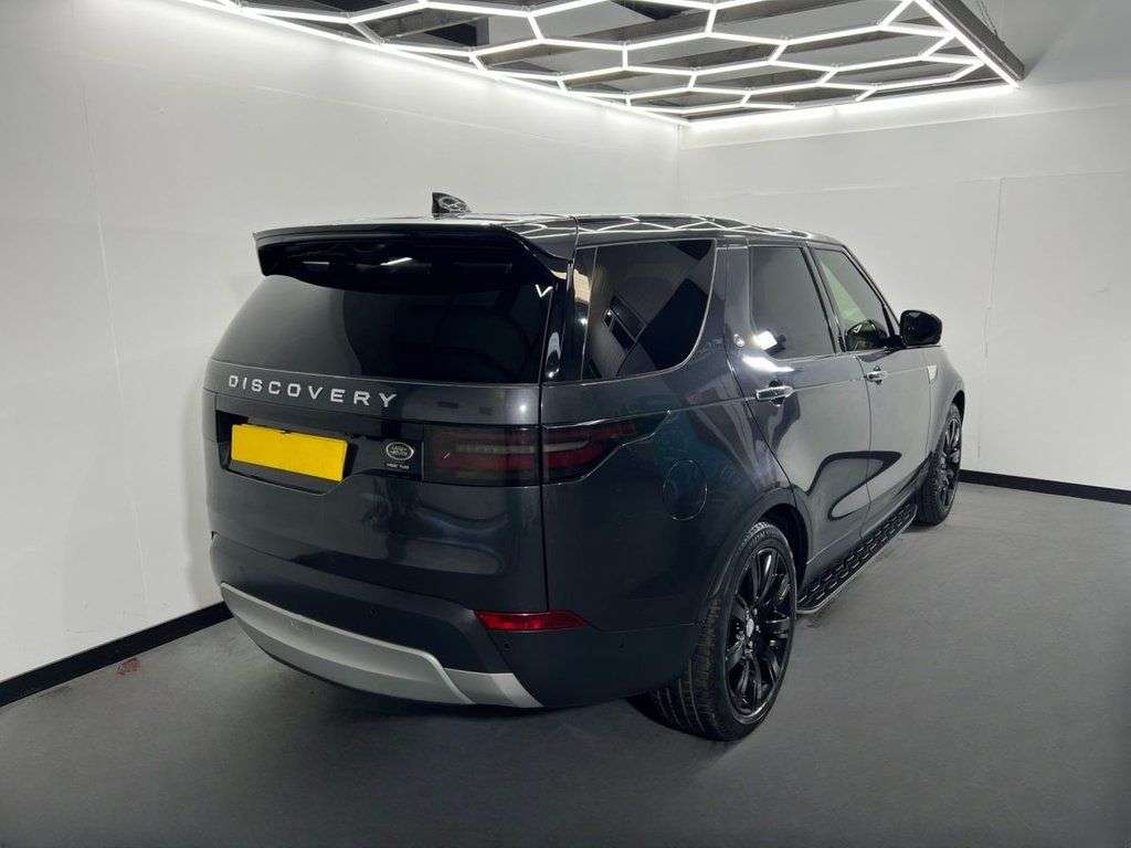 A 2018 LAND ROVER DISCOVERY 3.0 TD6 HSE LUXURY 5d 255 BHP A 2018 LAND ROVER DISCOVERY 3.0 TD6 HSE LUXURY 5d 255 BHP