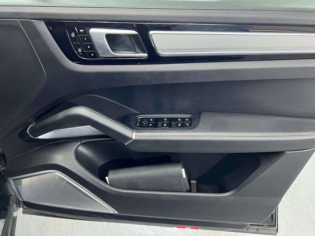 2020 PORSCHE CAYENNE 2020 PORSCHE CAYENNE