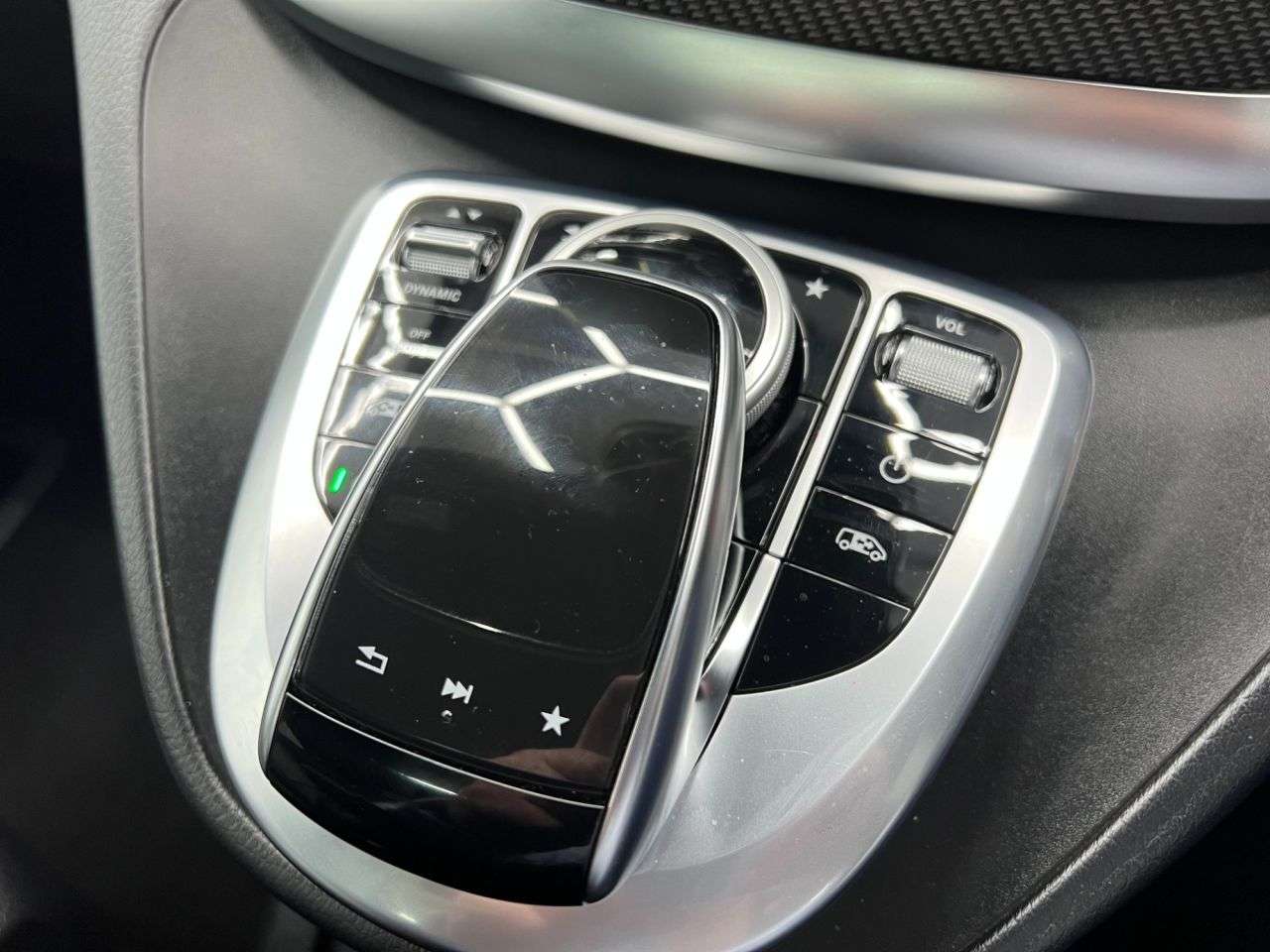 2018 MERCEDES V-CLASS 2018 MERCEDES V-CLASS