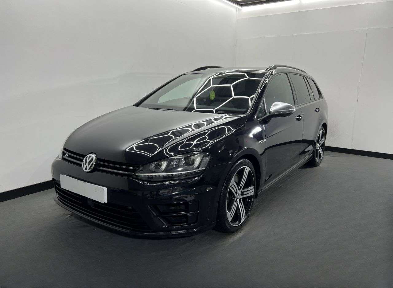 A 2016 VOLKSWAGEN GOLF R TSI DSG A 2016 VOLKSWAGEN GOLF R TSI DSG