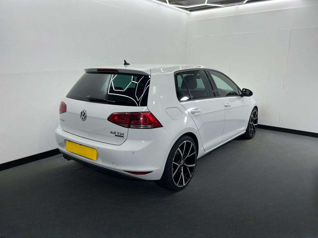 A 2013 VOLKSWAGEN GOLF GT TDI BLUEMOTION TECHNOLOGY A 2013 VOLKSWAGEN GOLF GT TDI BLUEMOTION TECHNOLOGY