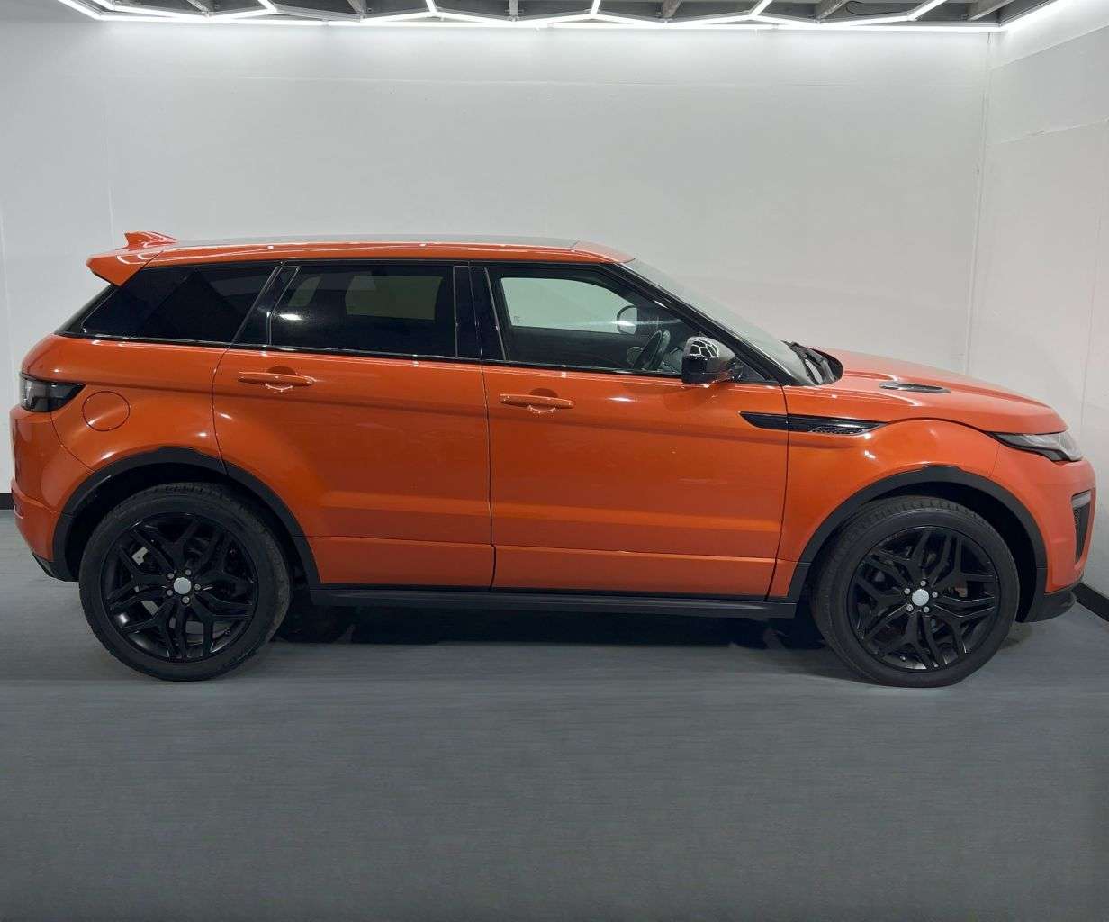 A 2016 LAND ROVER RANGE ROVER EVOQUE TD4 HSE DYNAMIC A 2016 LAND ROVER RANGE ROVER EVOQUE TD4 HSE DYNAMIC