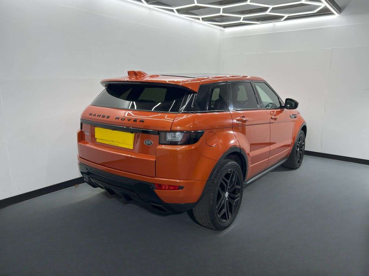 A 2016 LAND ROVER RANGE ROVER EVOQUE TD4 HSE DYNAMIC A 2016 LAND ROVER RANGE ROVER EVOQUE TD4 HSE DYNAMIC