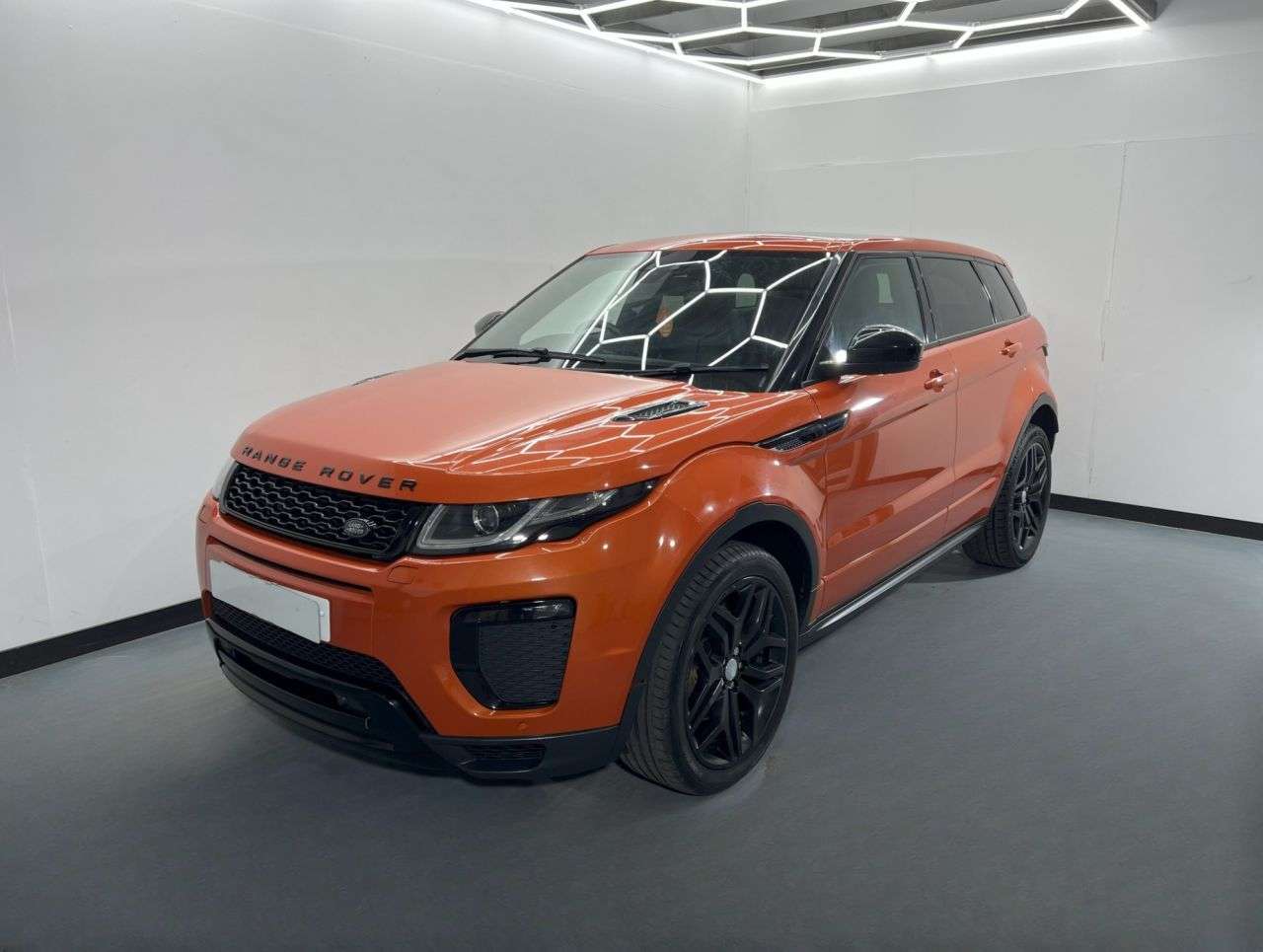 A 2016 LAND ROVER RANGE ROVER EVOQUE TD4 HSE DYNAMIC A 2016 LAND ROVER RANGE ROVER EVOQUE TD4 HSE DYNAMIC
