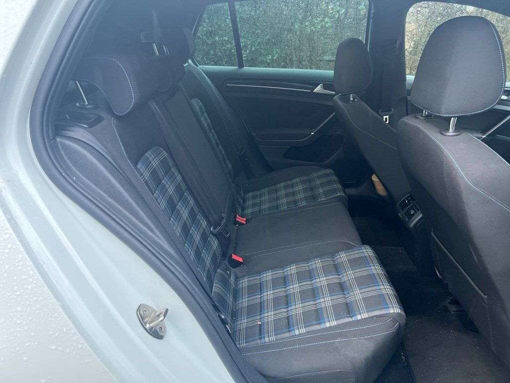 2016 VOLKSWAGEN GOLF 2016 VOLKSWAGEN GOLF