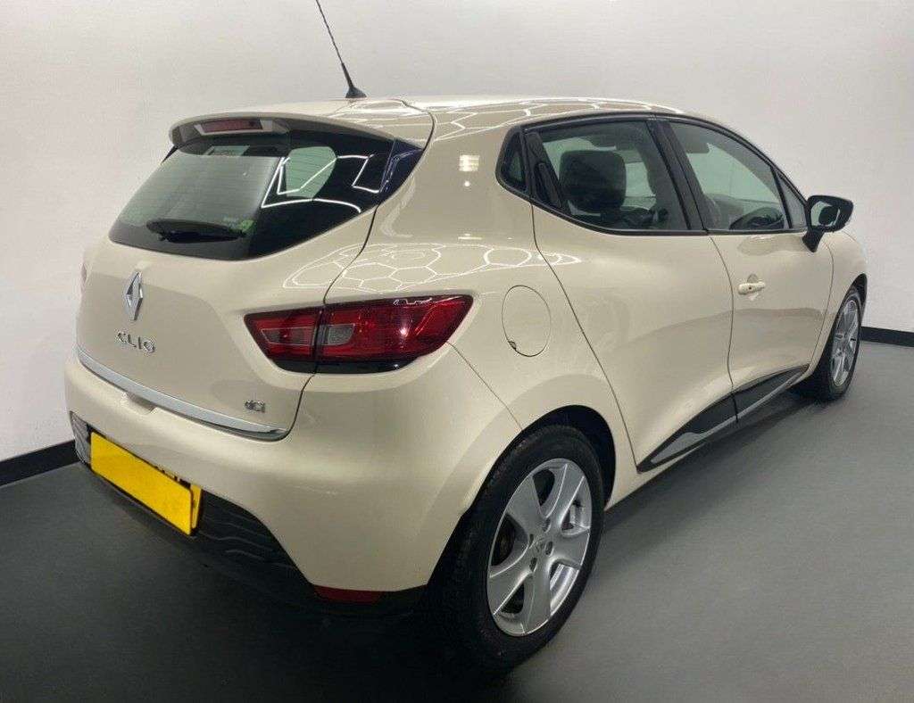 2015 RENAULT CLIO 2015 RENAULT CLIO