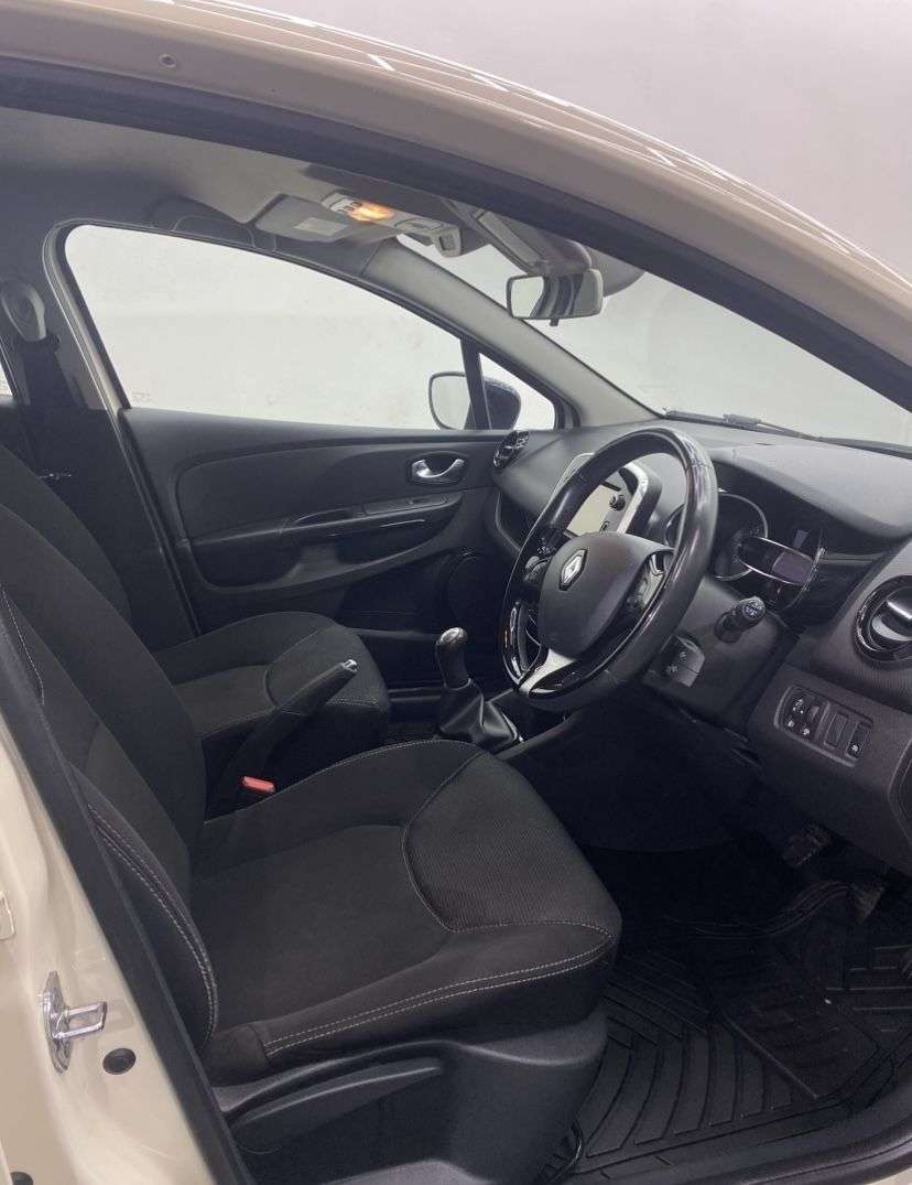 2015 RENAULT CLIO 2015 RENAULT CLIO