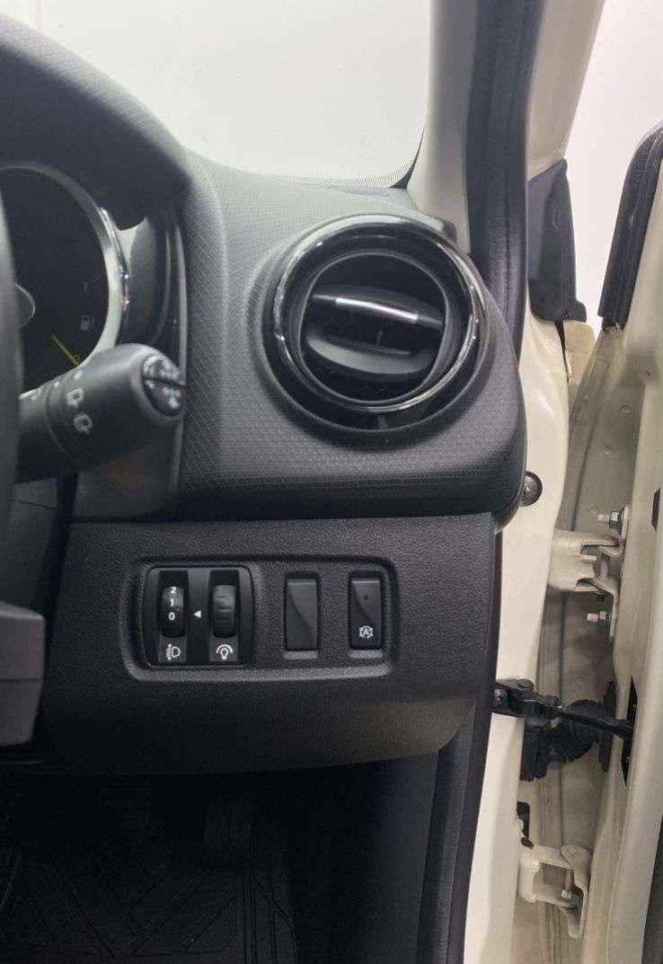 2015 RENAULT CLIO 2015 RENAULT CLIO