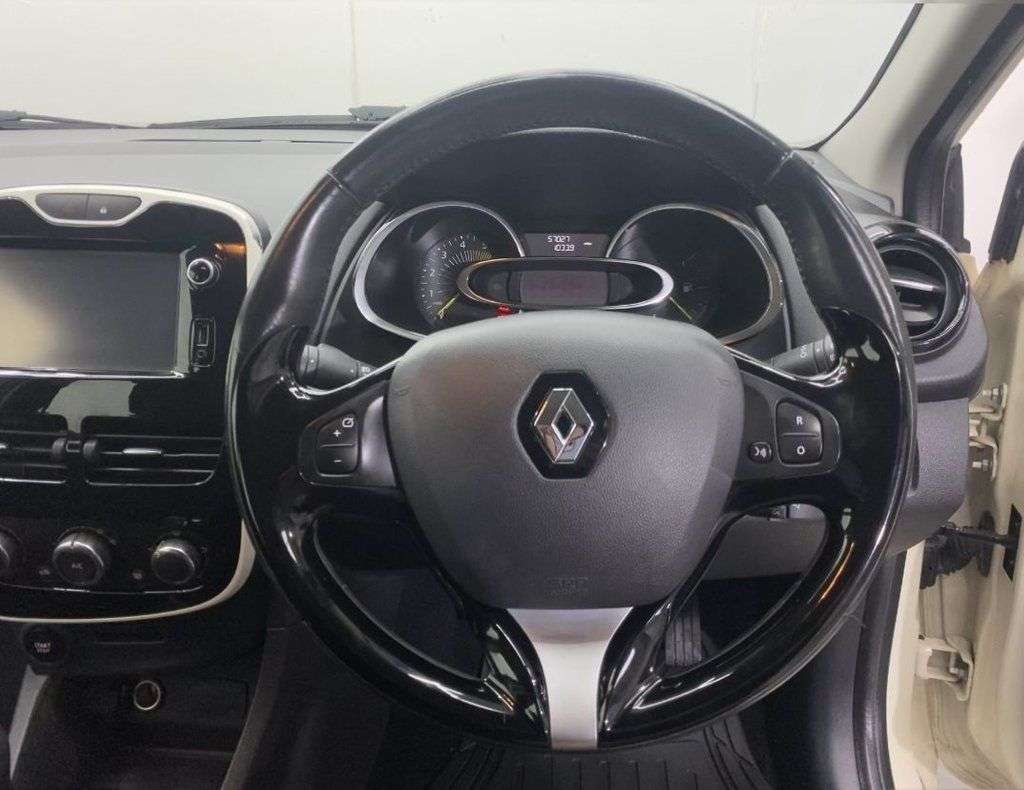 2015 RENAULT CLIO 2015 RENAULT CLIO