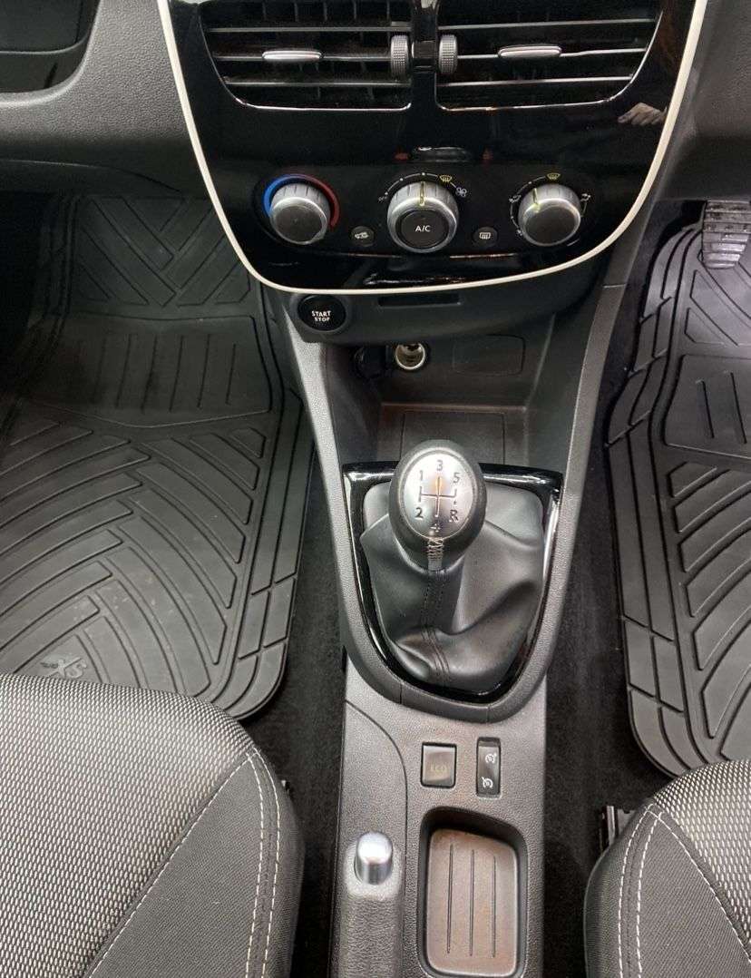2015 RENAULT CLIO 2015 RENAULT CLIO