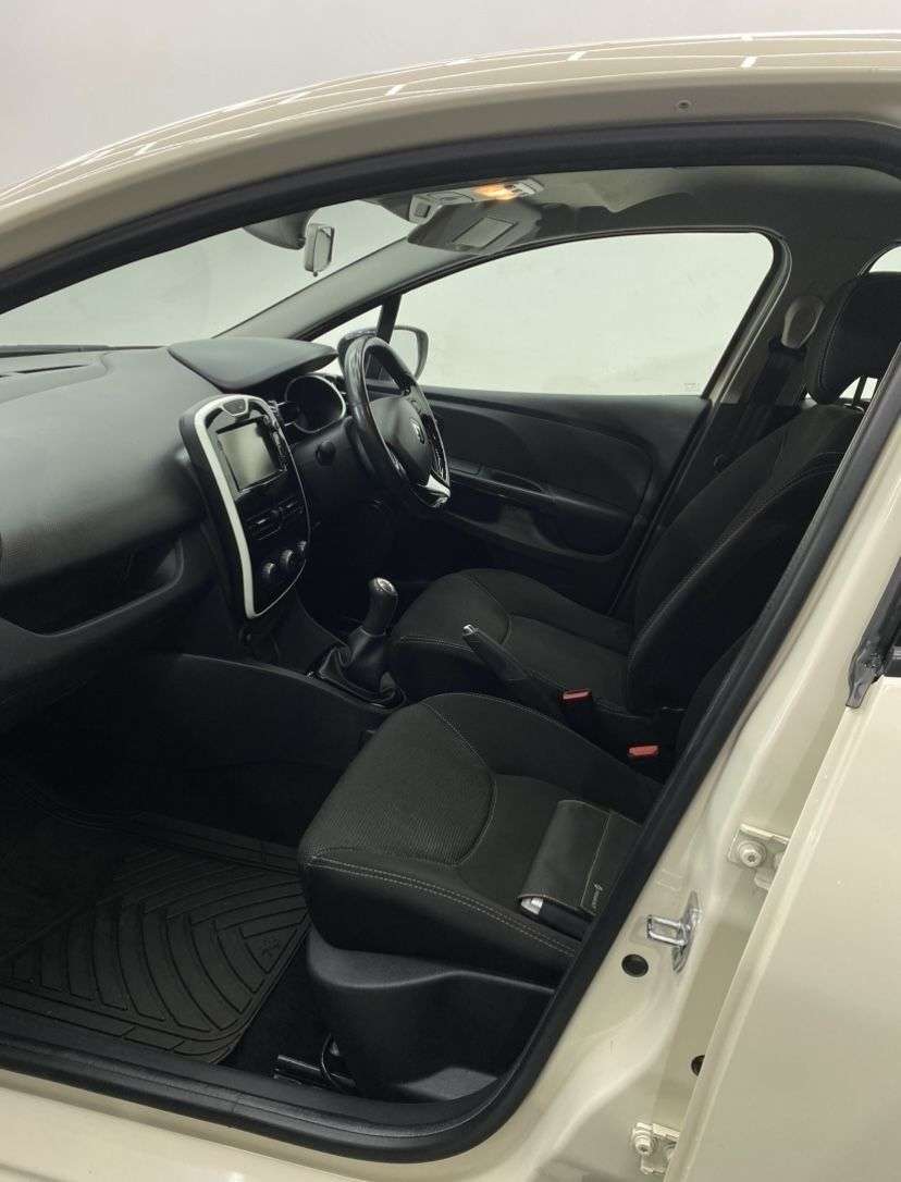 2015 RENAULT CLIO 2015 RENAULT CLIO