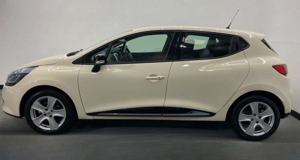 2015 RENAULT CLIO 2015 RENAULT CLIO