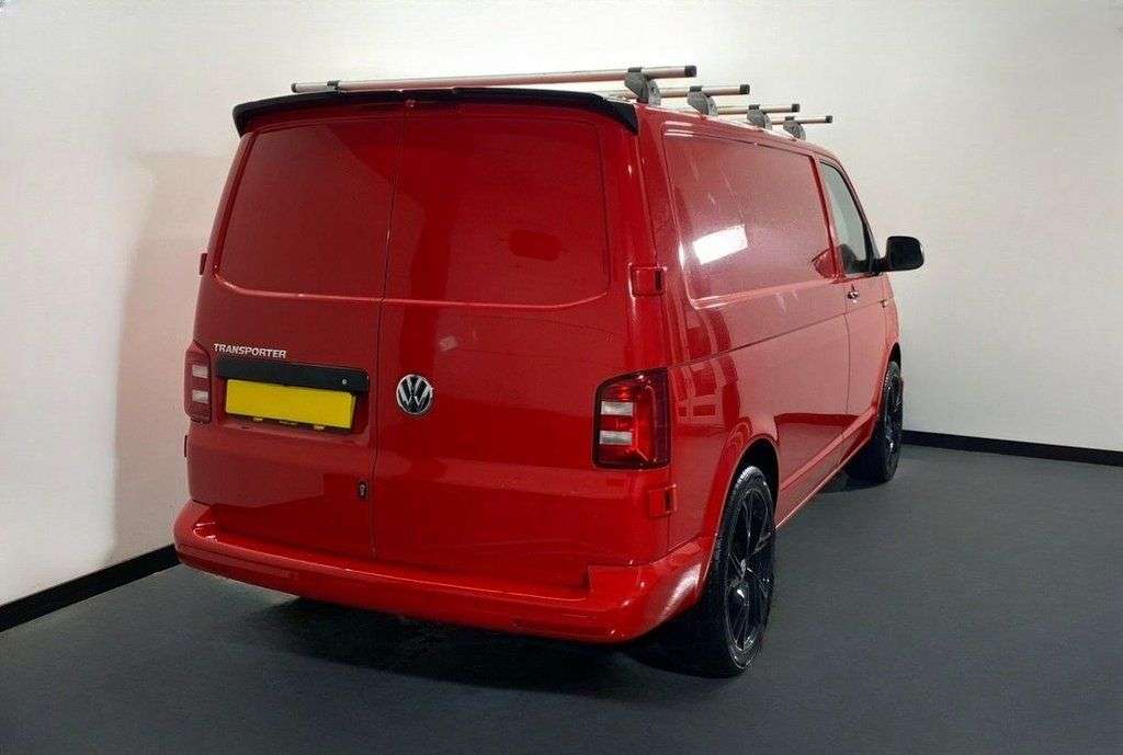 A 2019 VOLKSWAGEN TRANSPORTER T28 TDI P/V STARTLINE BMT A 2019 VOLKSWAGEN TRANSPORTER T28 TDI P/V STARTLINE BMT