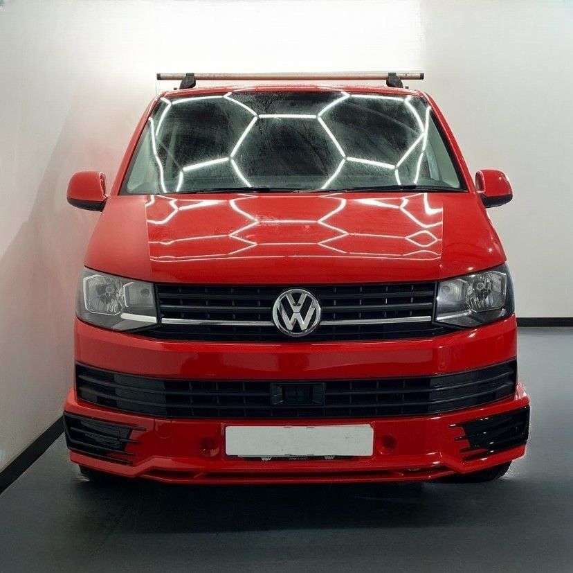 A 2019 VOLKSWAGEN TRANSPORTER T28 TDI P/V STARTLINE BMT A 2019 VOLKSWAGEN TRANSPORTER T28 TDI P/V STARTLINE BMT