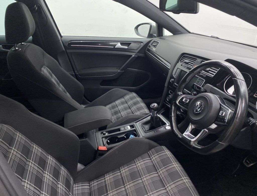 2016 VOLKSWAGEN GOLF 2016 VOLKSWAGEN GOLF