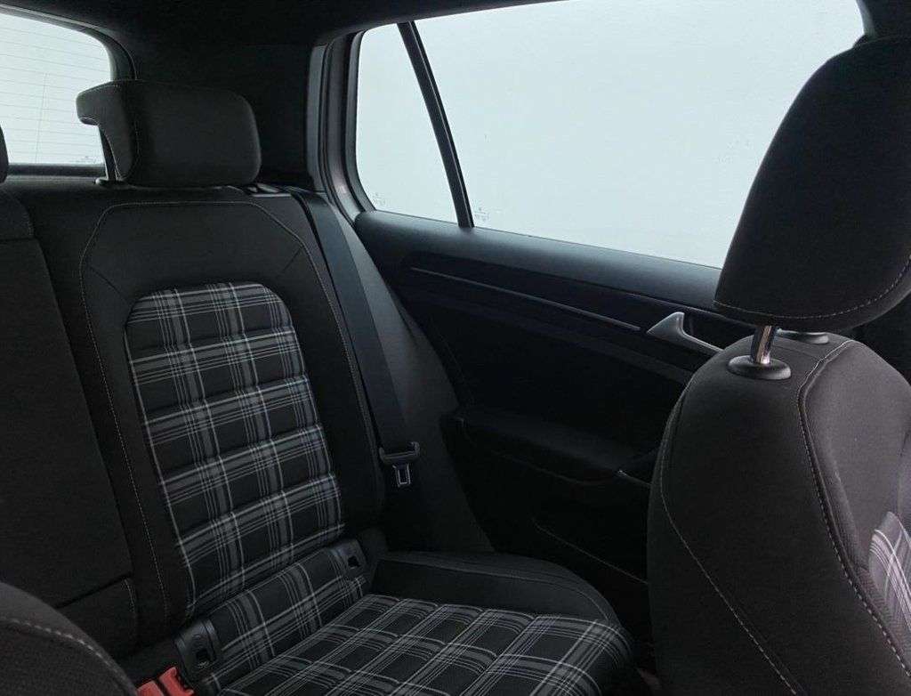 2016 VOLKSWAGEN GOLF 2016 VOLKSWAGEN GOLF
