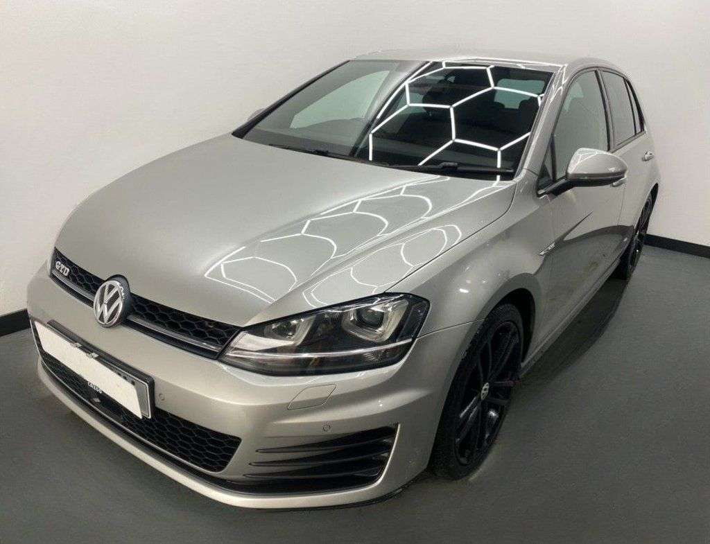 A 2016 VOLKSWAGEN GOLF GTD A 2016 VOLKSWAGEN GOLF GTD
