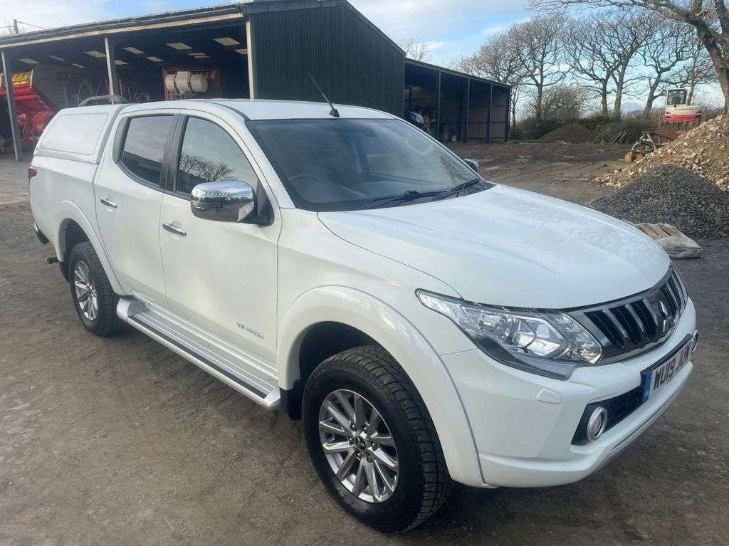 A 2019 MITSUBISHI L200 DI-D 4WD WARRIOR DCB A 2019 MITSUBISHI L200 DI-D 4WD WARRIOR DCB