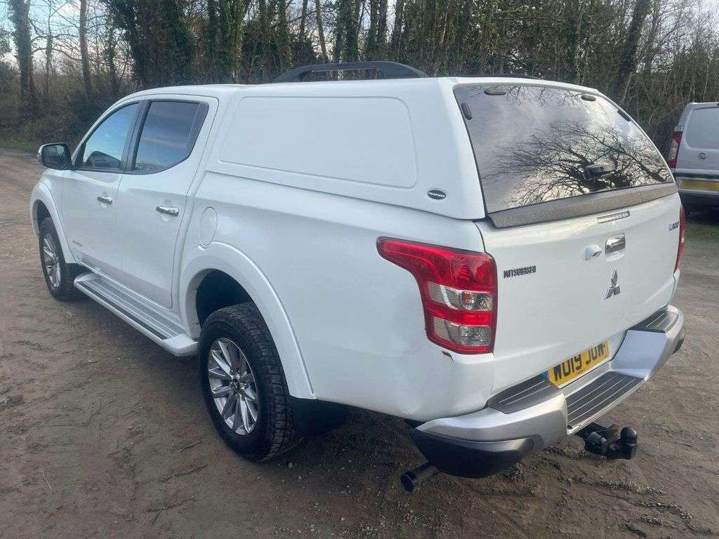A 2019 MITSUBISHI L200 DI-D 4WD WARRIOR DCB A 2019 MITSUBISHI L200 DI-D 4WD WARRIOR DCB