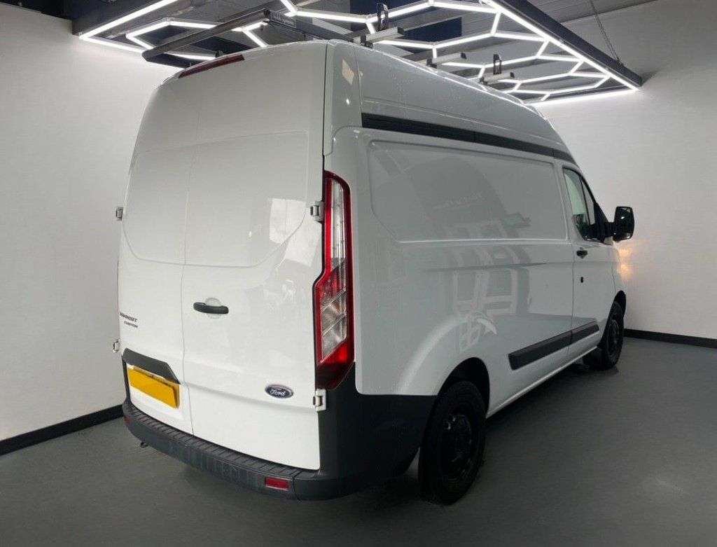 A 2014 FORD TRANSIT CUSTOM 270 LR P/V A 2014 FORD TRANSIT CUSTOM 270 LR P/V
