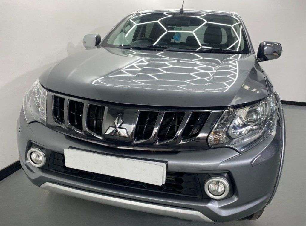 A 2017 MITSUBISHI L200 DI-D 4WD WARRIOR DCB A 2017 MITSUBISHI L200 DI-D 4WD WARRIOR DCB