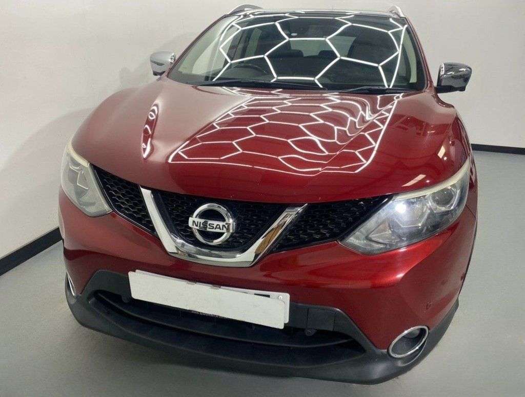 A 2015 NISSAN QASHQAI TEKNA DIG-T A 2015 NISSAN QASHQAI TEKNA DIG-T