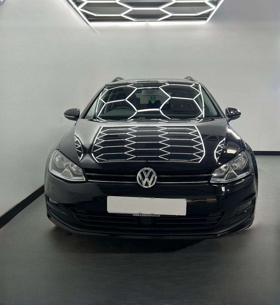 A 2015 VOLKSWAGEN GOLF SE TDI BLUEMOTION TECHNOLOGY DSG A 2015 VOLKSWAGEN GOLF SE TDI BLUEMOTION TECHNOLOGY DSG