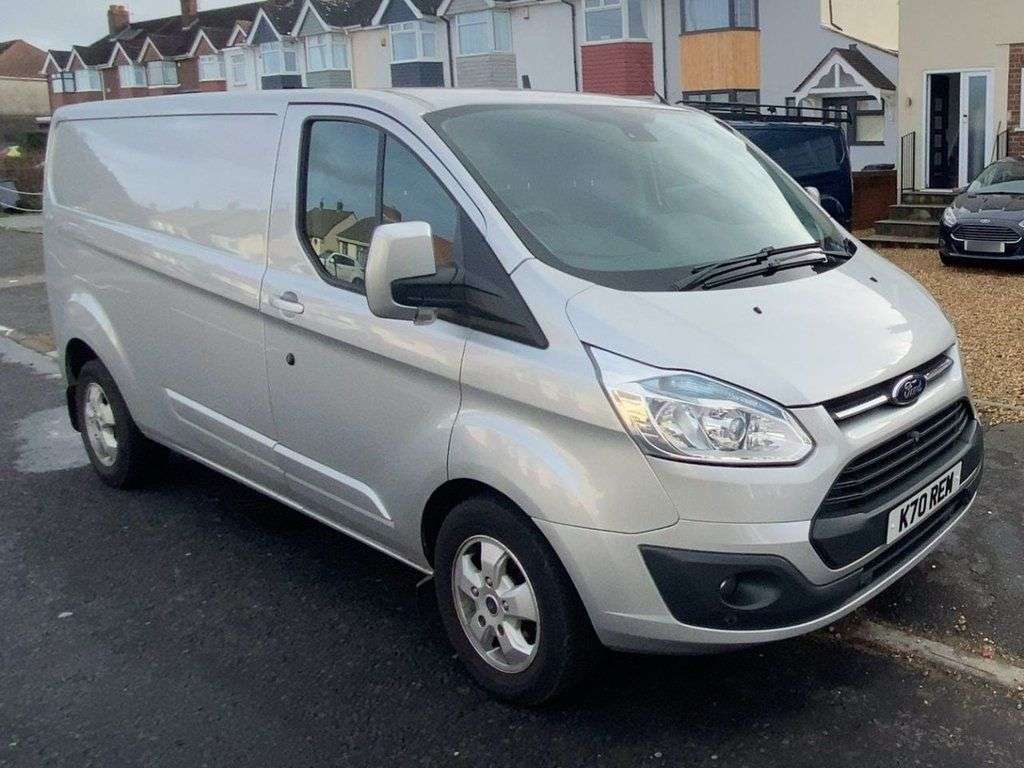 A 2016 FORD TRANSIT CUSTOM 290 LIMITED LR P/V A 2016 FORD TRANSIT CUSTOM 290 LIMITED LR P/V