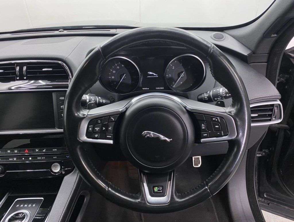 2016 JAGUAR F-PACE 2016 JAGUAR F-PACE