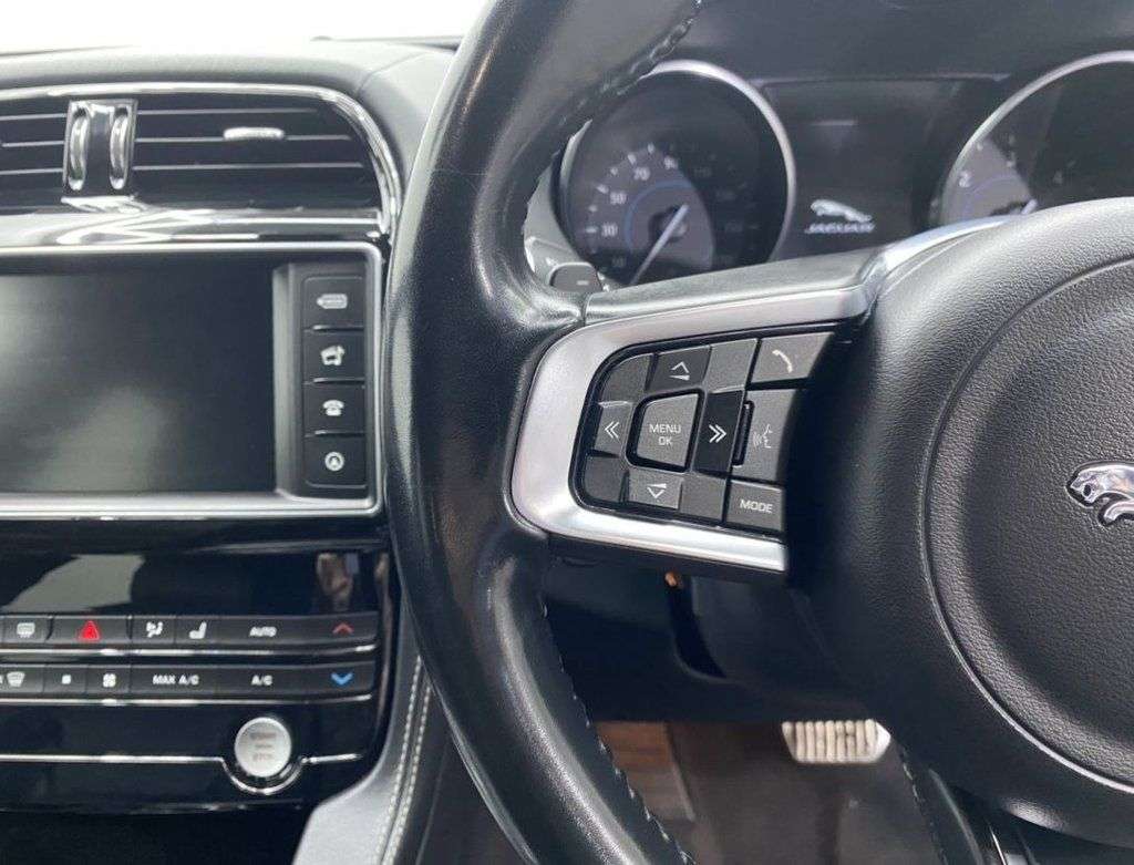 2016 JAGUAR F-PACE 2016 JAGUAR F-PACE