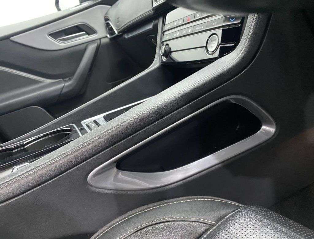 2016 JAGUAR F-PACE 2016 JAGUAR F-PACE