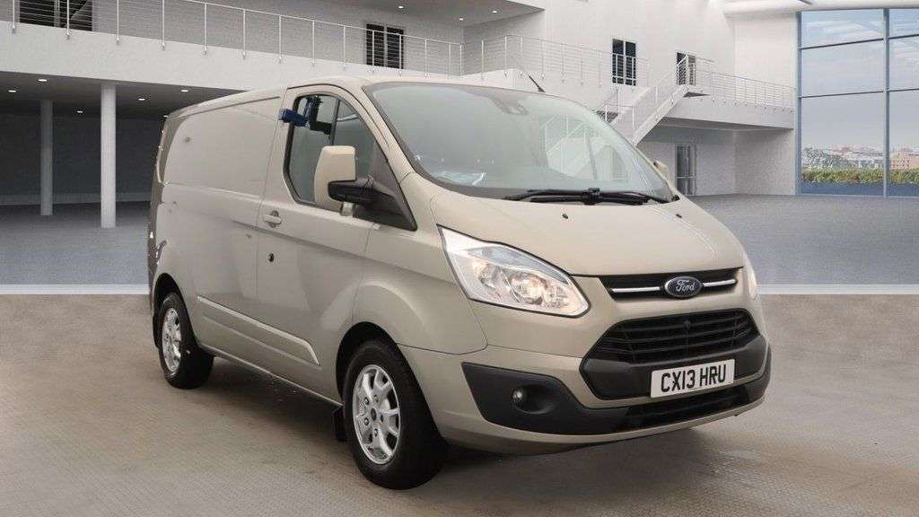 A 2013 FORD TRANSIT CUSTOM 270 LIMITED LR P/V A 2013 FORD TRANSIT CUSTOM 270 LIMITED LR P/V
