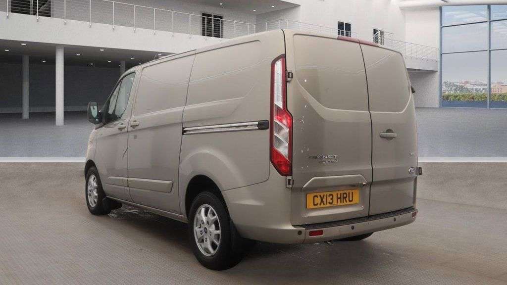 A 2013 FORD TRANSIT CUSTOM 270 LIMITED LR P/V A 2013 FORD TRANSIT CUSTOM 270 LIMITED LR P/V