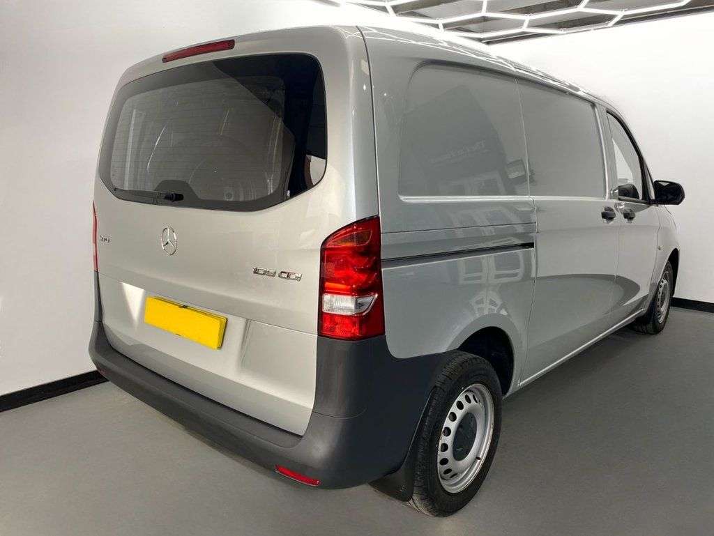 A 2015 MERCEDES VITO 109 CDI A 2015 MERCEDES VITO 109 CDI
