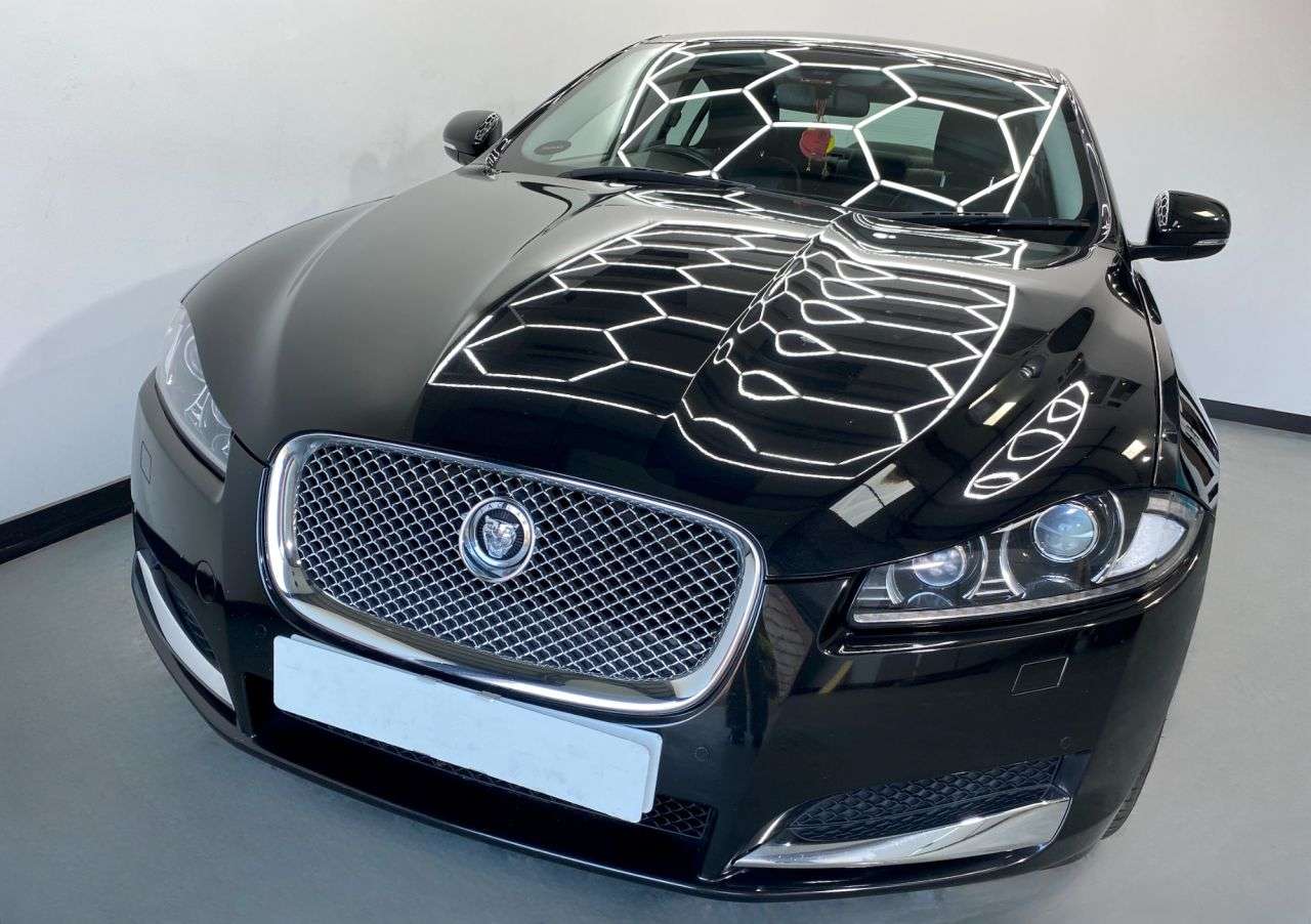 A 2013 JAGUAR XF D LUXURY A 2013 JAGUAR XF D LUXURY