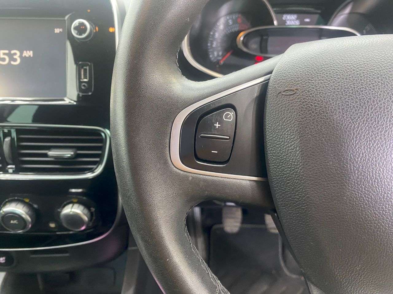 2018 RENAULT CLIO 2018 RENAULT CLIO