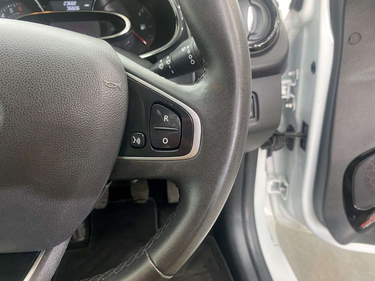 2018 RENAULT CLIO 2018 RENAULT CLIO